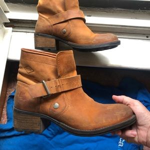 PDLM womens boots by Palladium